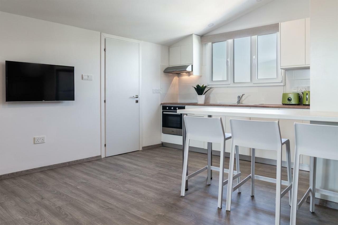 Silver Apartment - Loft Limassol Luaran gambar